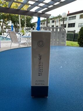 Rejuveniqe by MONAT Hair Treatment Serum